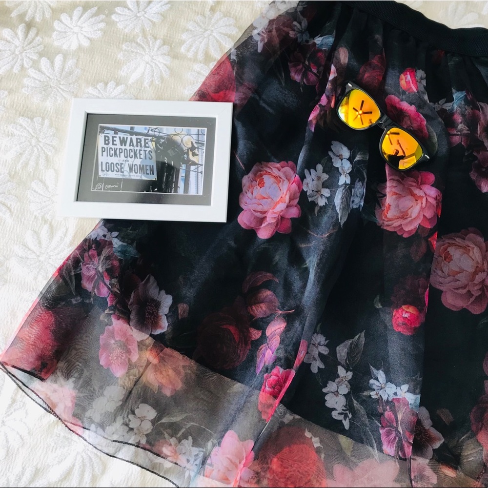 Italian Boutique Classy Black Floral Full Skirt